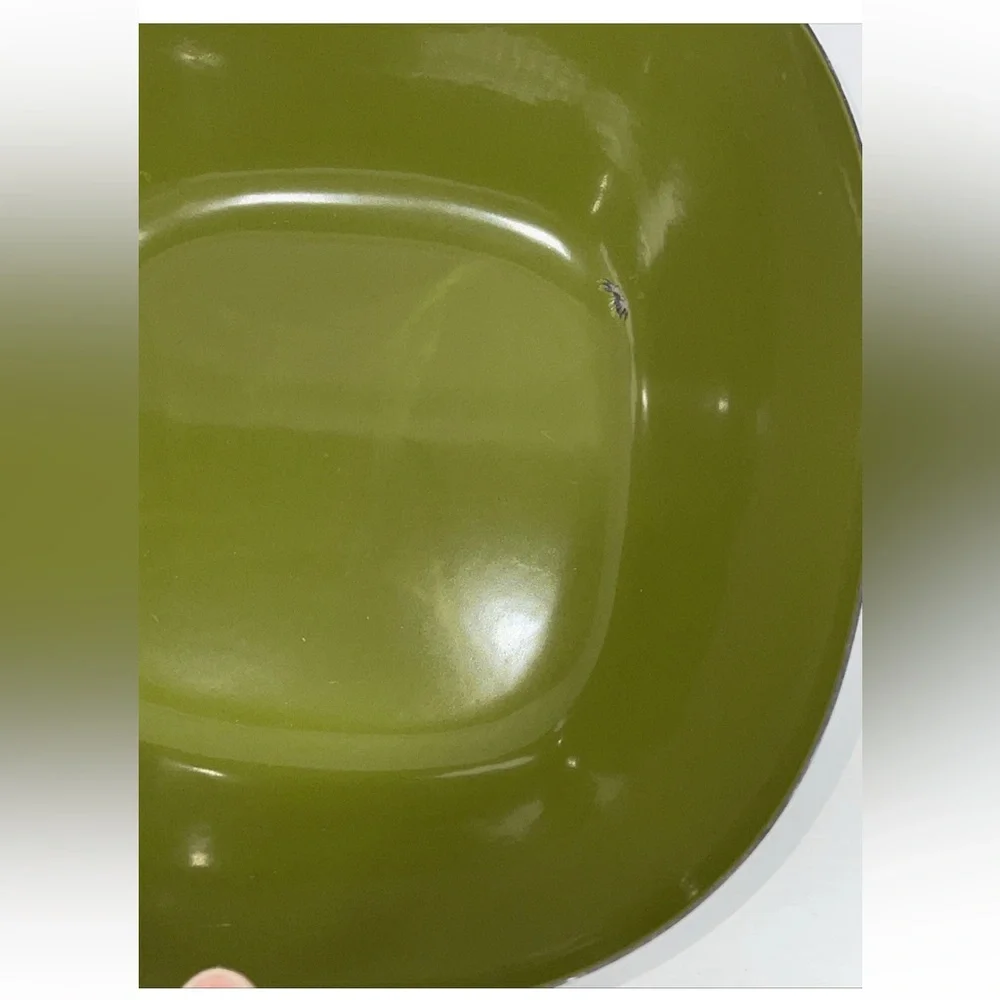 CATHRINEHOLM 1960s avocado green enamel salad bowl mid century kitchen 9.75”wide